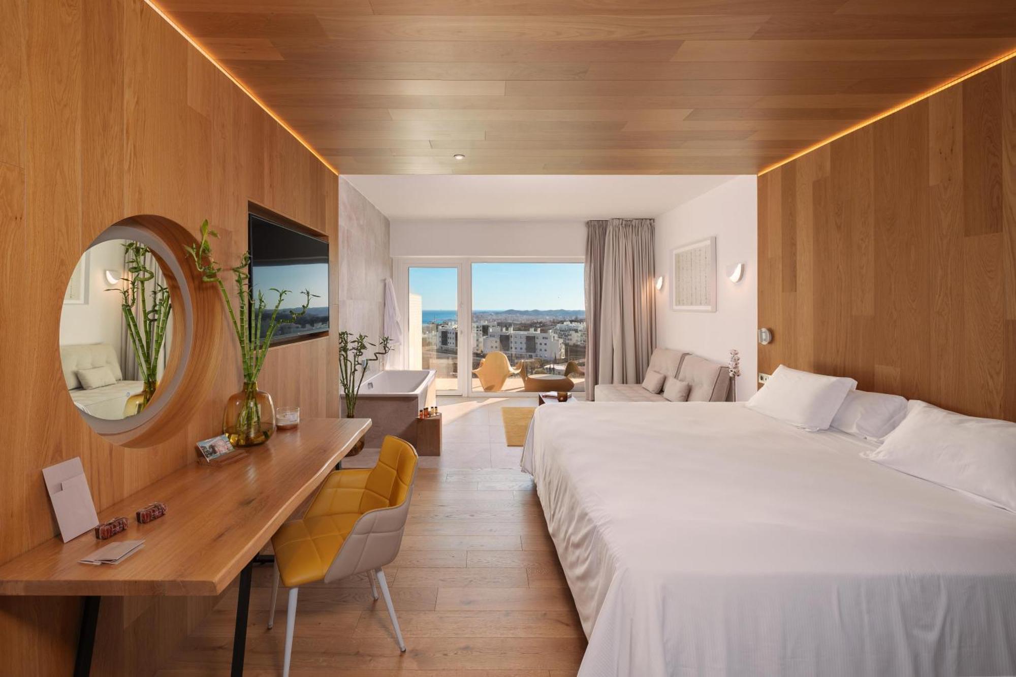 Twin Leiro Suite Sea View